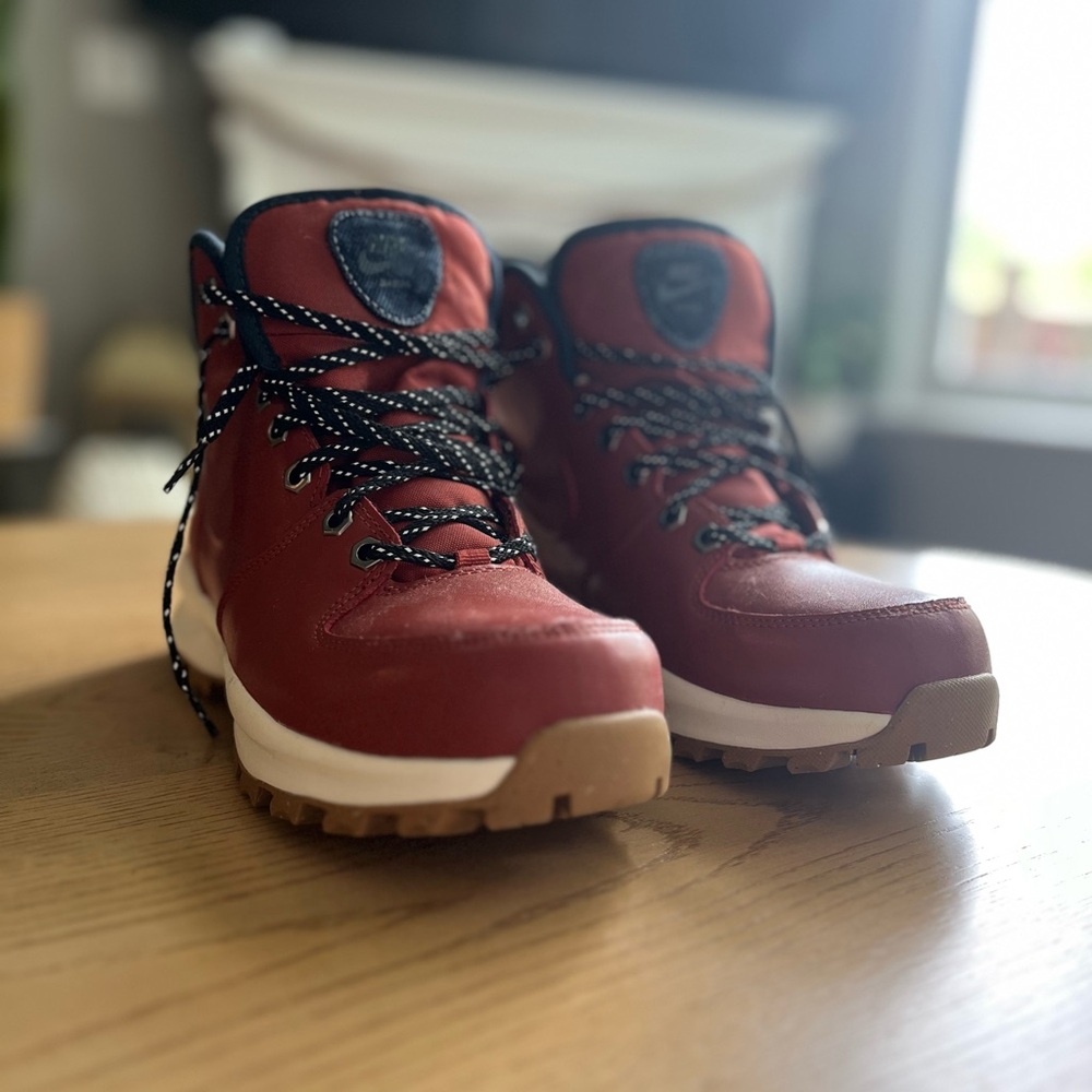 Nike Monoa Leather Boots